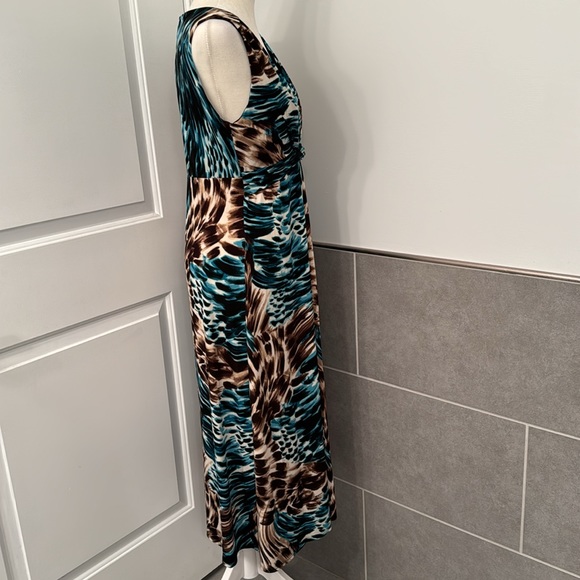 ❤️3/$30 Christopher & Banks Dress - Picture 10 of 13